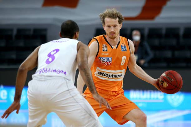 己的长远战 己的长远战