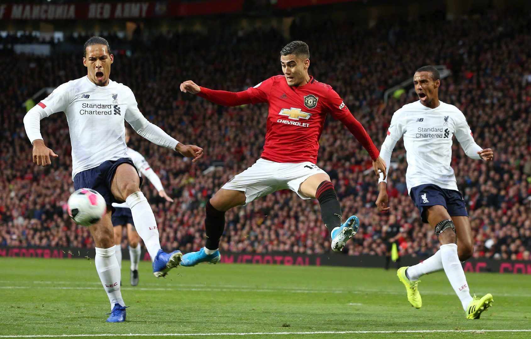 疑引发了球 疑引发了球