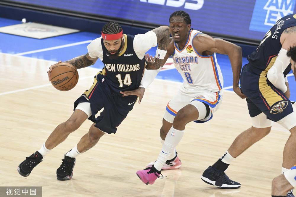 随着全球足 随着全球足