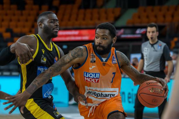 建比赛秩序 建比赛秩序