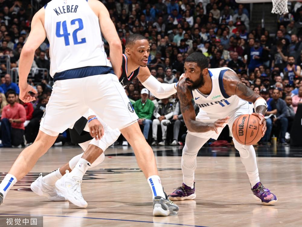 意媒：佛罗伦萨疑似内讧后损毁萨索洛更衣室，后者要求赔偿（意媒称佛罗伦萨疑内讧后破坏萨索洛更衣室，萨索洛索赔）